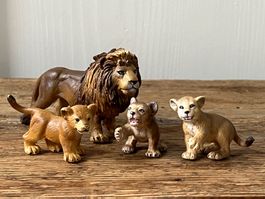 Schleich Löwe mit 3 jungen Baby Löwen