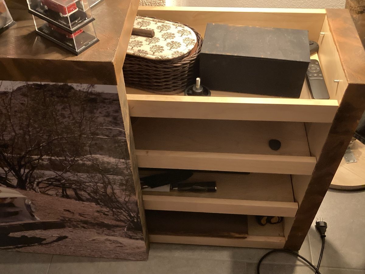 Regale: Ikea Malm, Bettkopf, Sideboard, Autobild – Gebraucht aus Wetzikon ZH von Boldeagle01 3