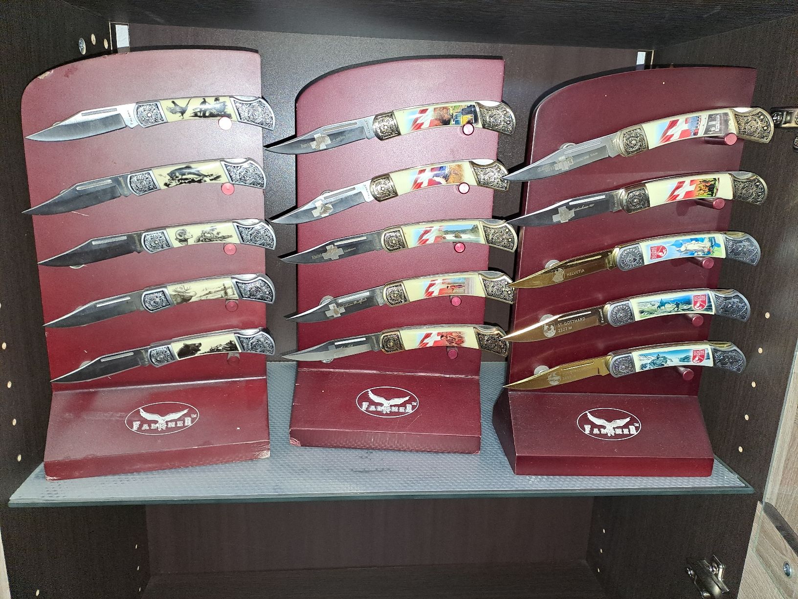 Swiss Coltelli: Falkner Messer-Set mit Schweizer Motiven - Sammlerstück – Nuovo (secondo la descrizione) da Dürrenäsch venduto da forstwart91 1