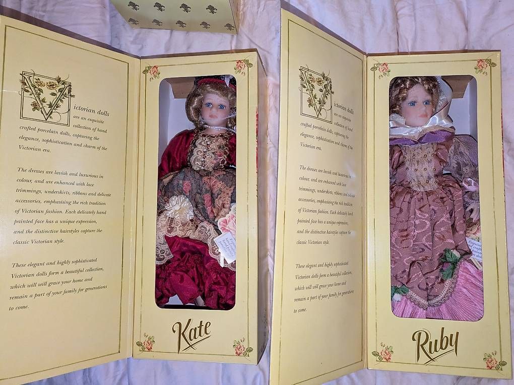 Bambole: VICTORIAN DOLLS 5x Puppen verpackt – Usato da Binningen venduto da Smile-46 2