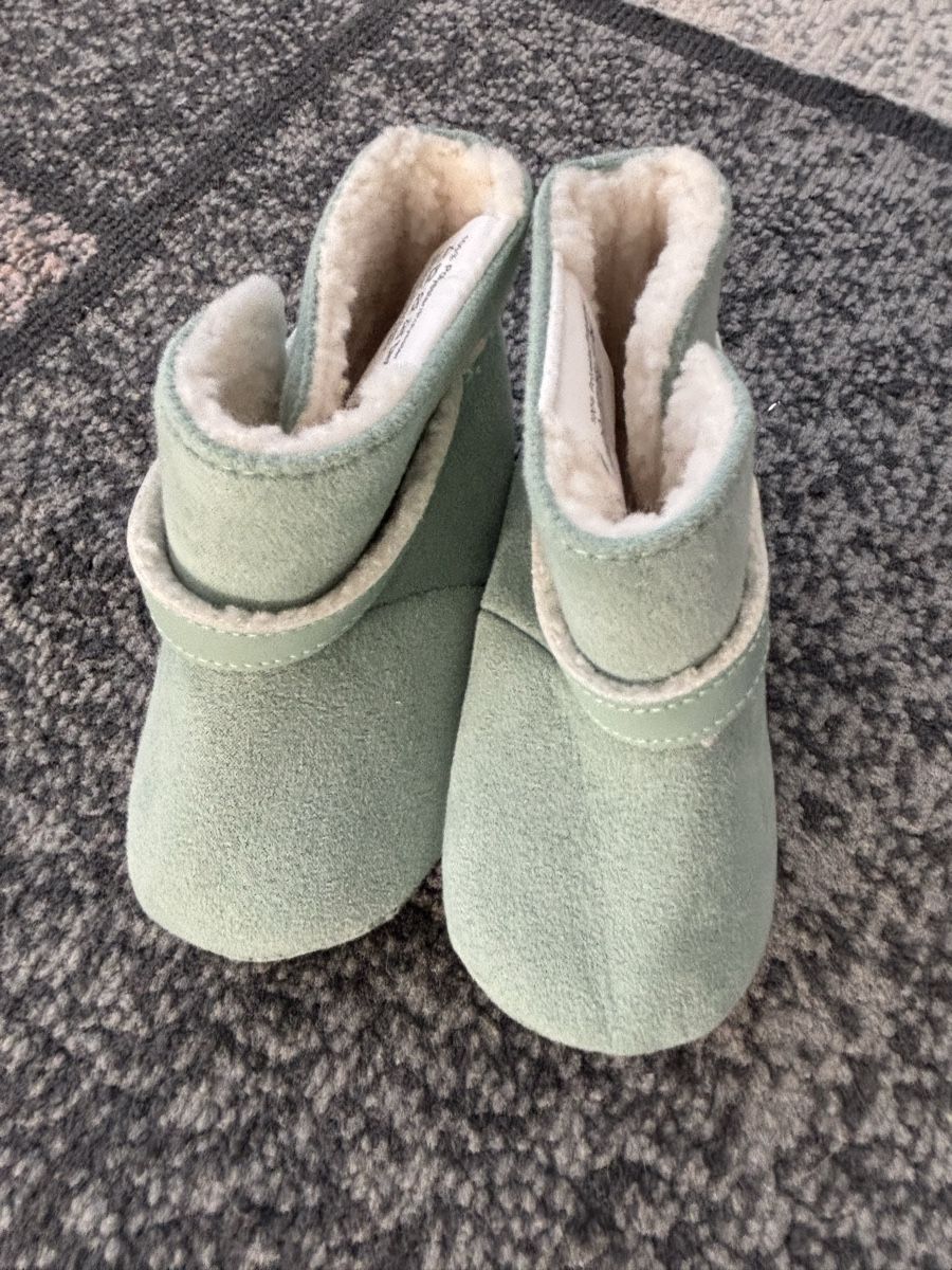 Scarpe per ragazzi: Flauschige Baby Winterschuhe – Nuovo (secondo la descrizione) da Kleindöttingen venduto da Jameika