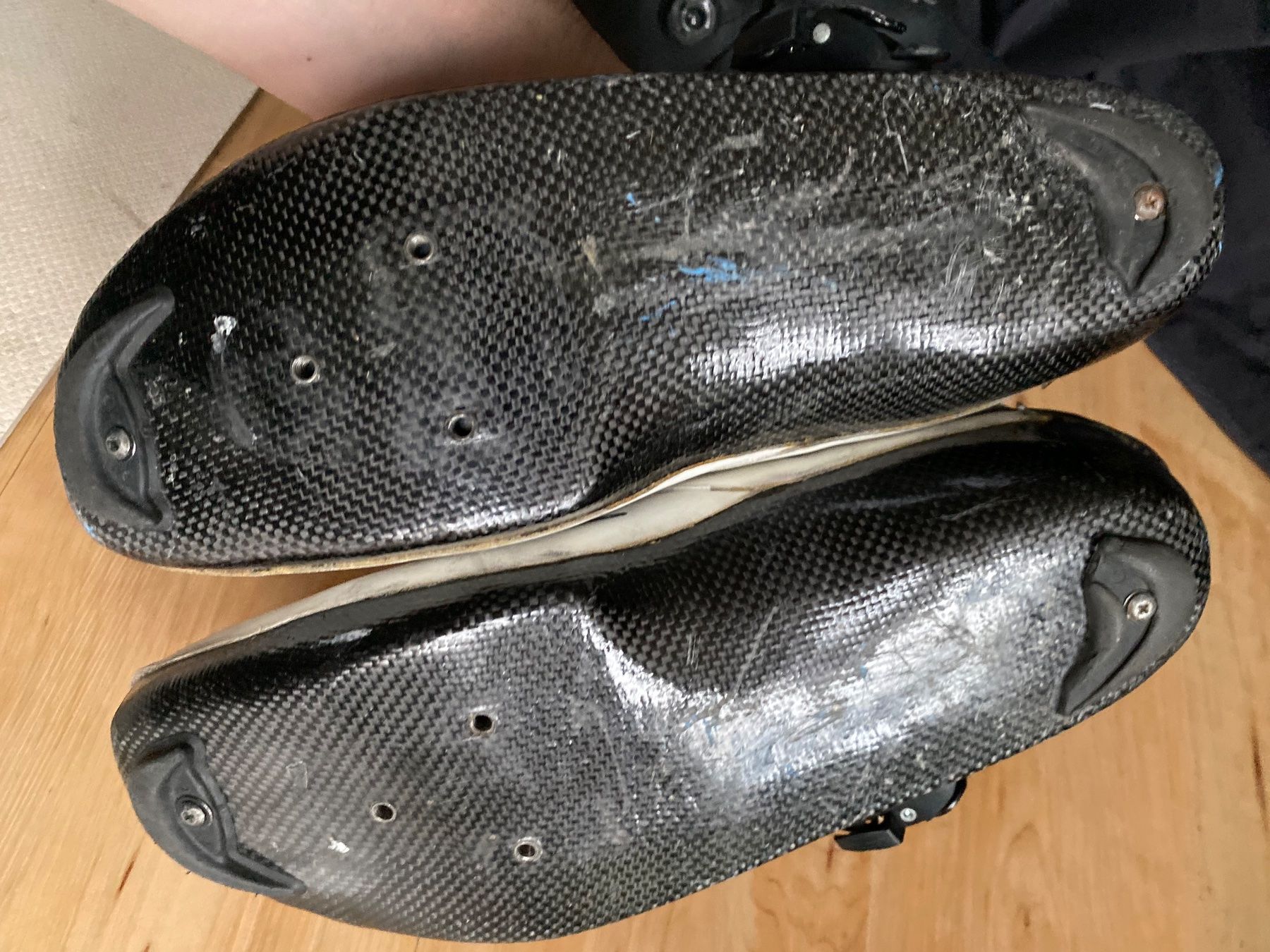 Herrenschuhe: Bont veloschuhe carbon 42 rennrad – Gebraucht aus Appenzell von classiccyclingkits 2