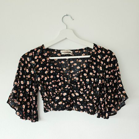 PULL&BEAR Crop Top schwarz mit Blumenmuster