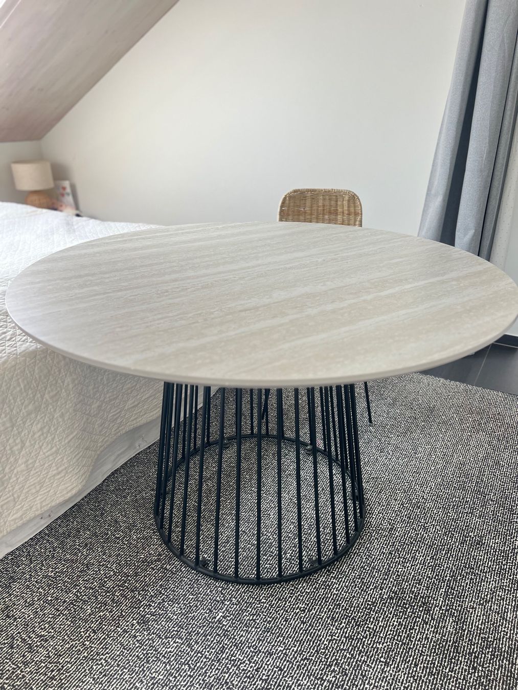 Maisons du monde Tavoli: Runder Tisch mit Metallgestell GranitOptik 120cm – Usato da Lufingen venduto da bombolulu
