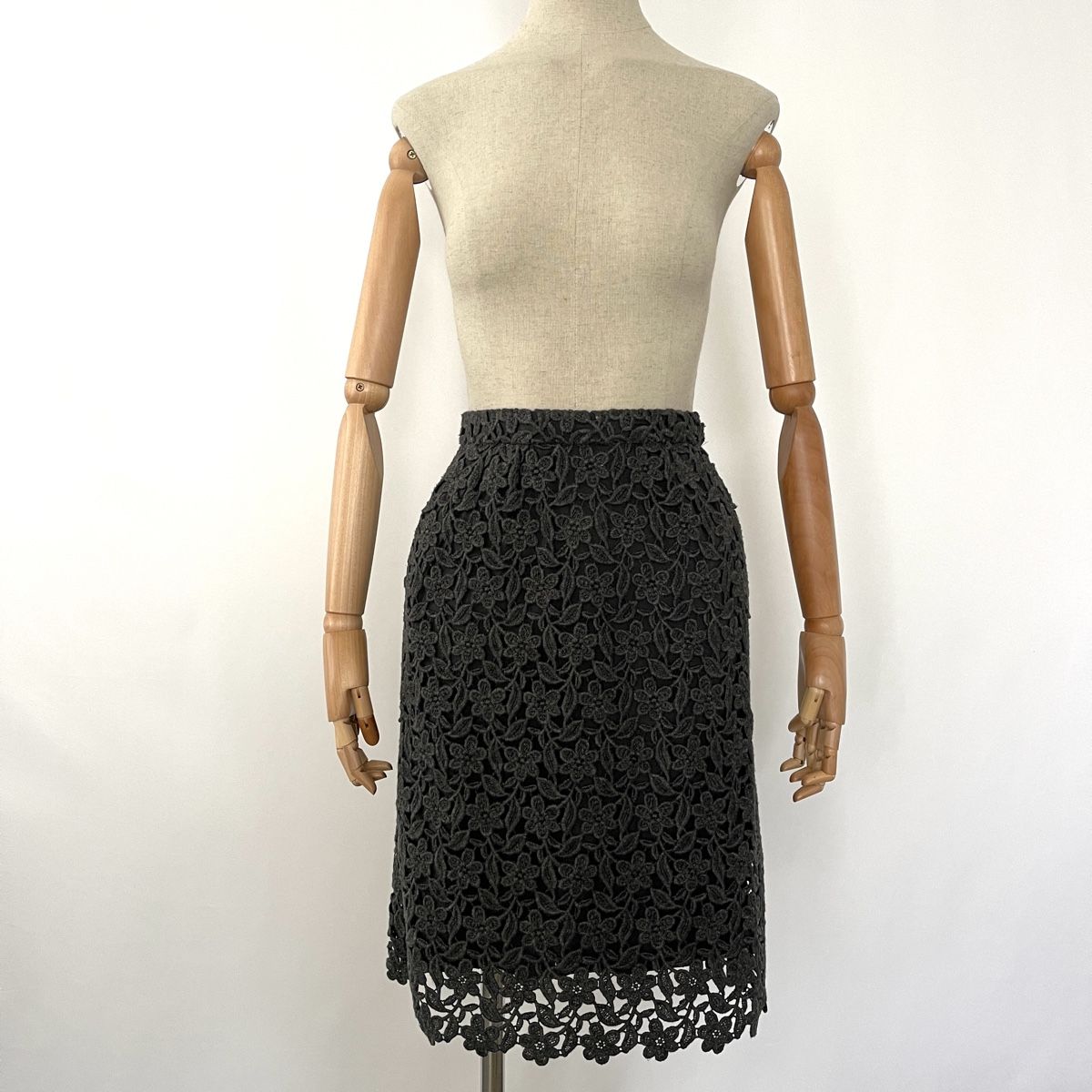 Dolce & Gabbana Gonne: DOLCE & GABBANA Wool Skirt – Nuovo (secondo la descrizione) da Emmen venduto da Avviivva_Com2023 1