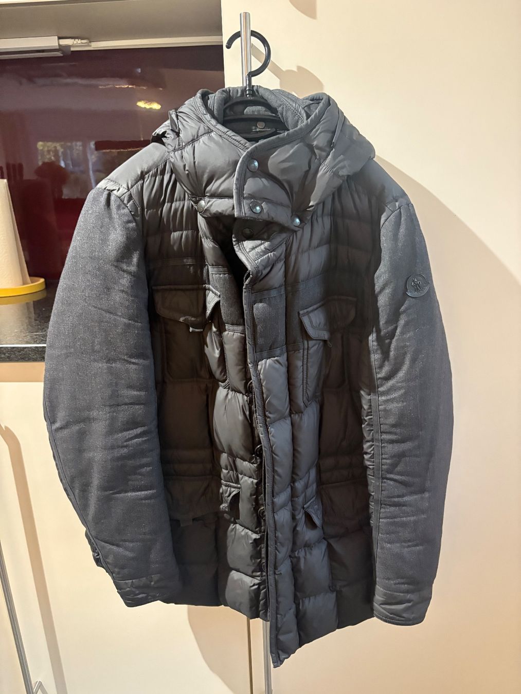 Moncler Jacken: Moncler Winterjacke Grösse 4 – Gebraucht aus Neftenbach von Vespa796