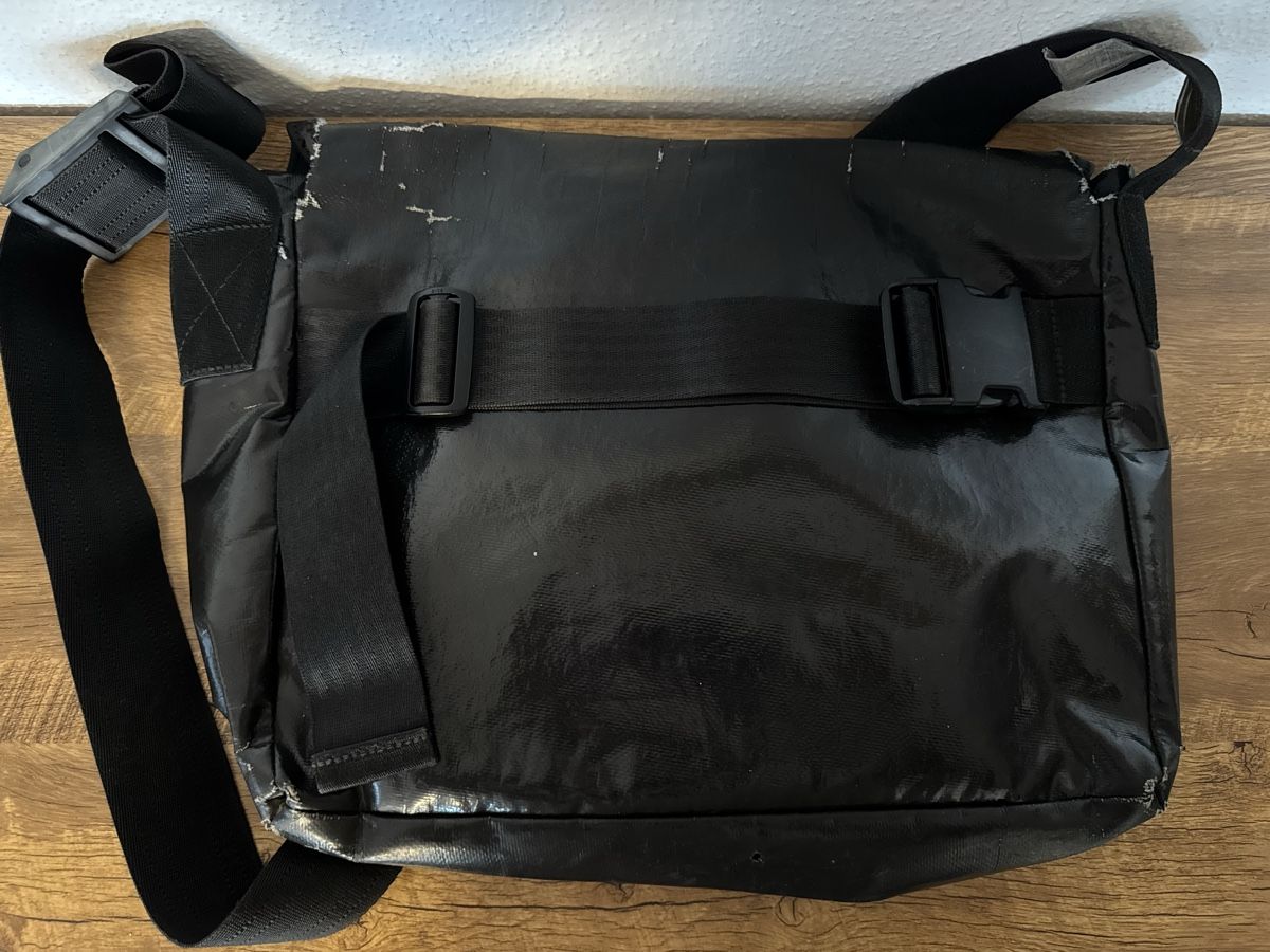 Freitag Borse: Sac FREITAG noir, très utilisé – Usato da Brügg BE venduto da Goob 1