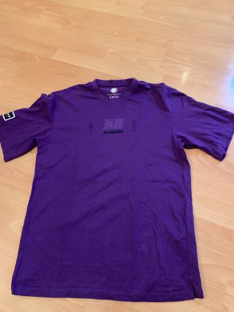 Joli t-shirt violet Demon Slayer Celio taille xs