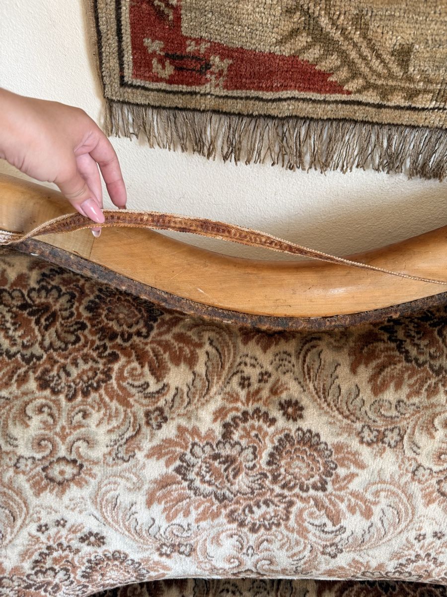 Divani: Antikes Sofa, Abholung Gampelen – Usato da Mühleberg venduto da Slashi 3