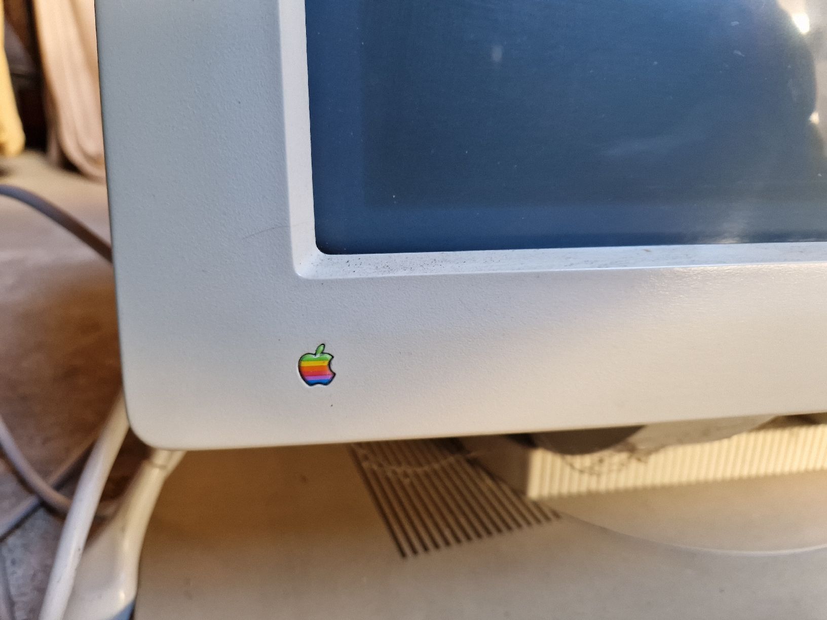 Apple PCs: Macintosh Apple monitor PC – Defekt aus Breno von BorioliD 2
