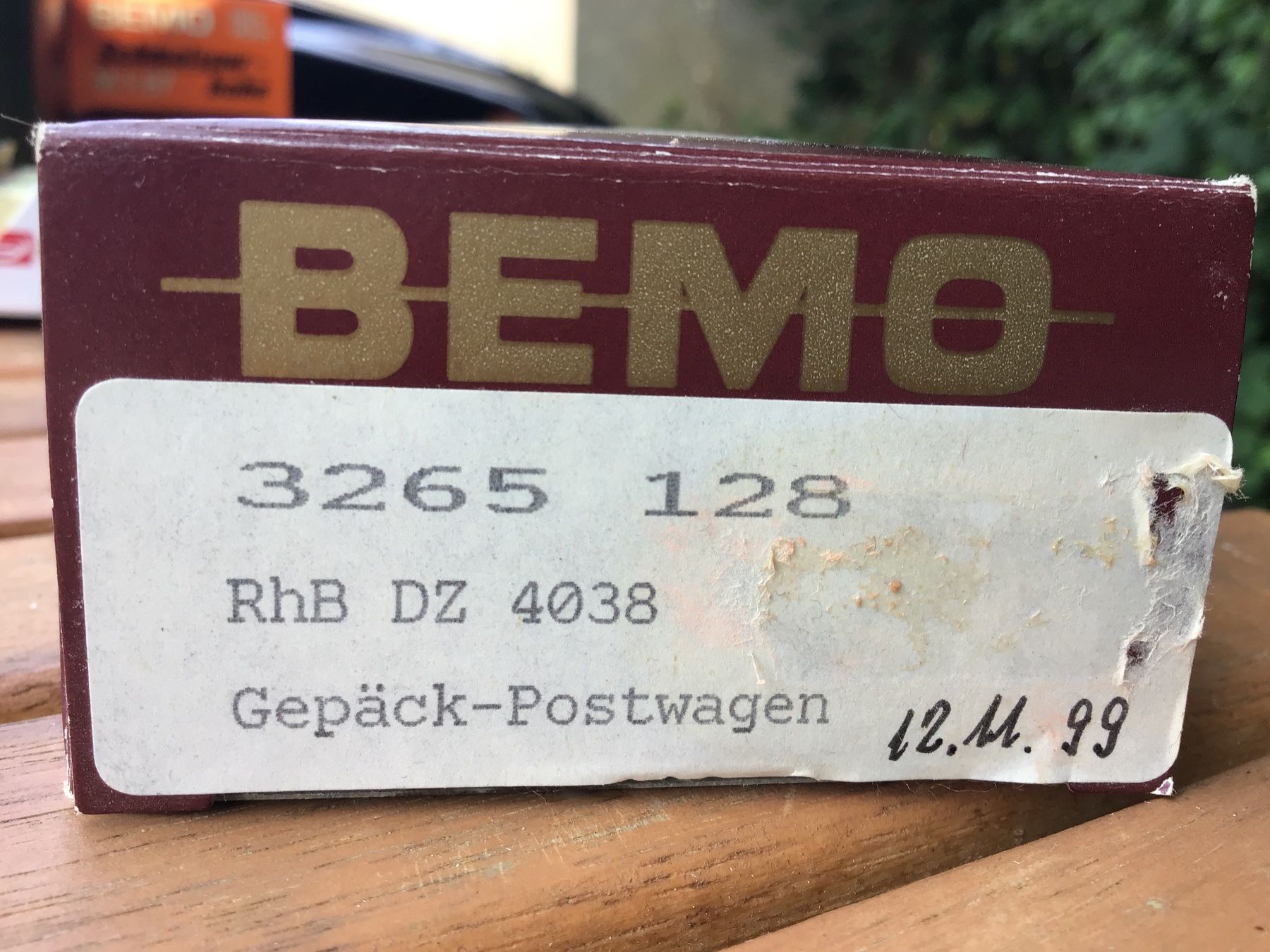Bemo Modellini di ferrovie: BEMO RhB DZ 4038 Gepäck-Postwagen, H0m – Usato da Männedorf venduto da Modell-Spezialisten 1