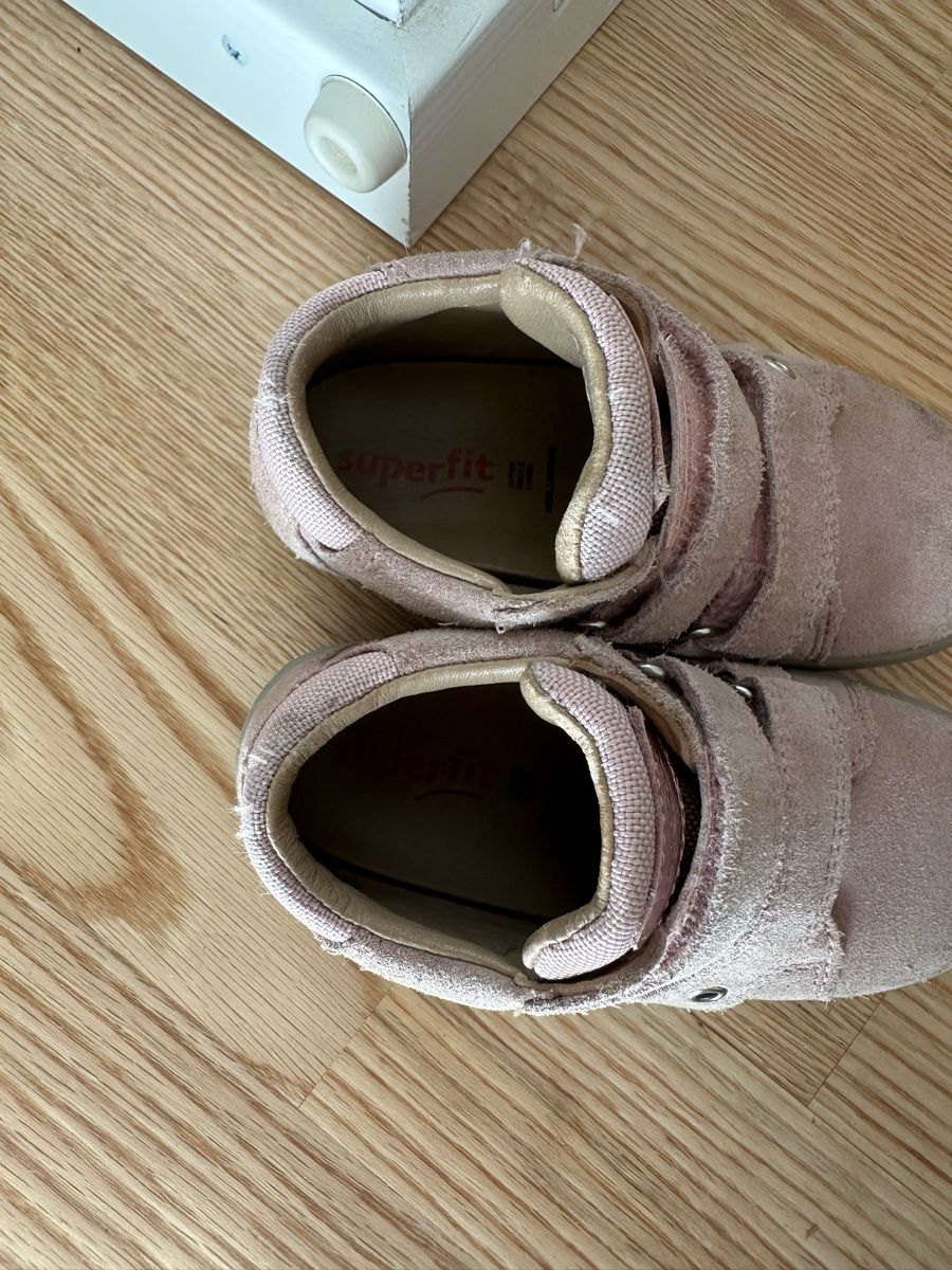 Superfit Schuhe für Mädchen: Superfit Halbschuhe Grösse 23 – Gebraucht aus Zürich von Essences 1