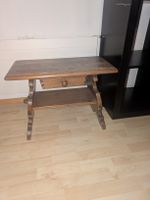 Antiker, rustikaler Beistelltisch, Massivholz top!