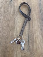 NEU & OVP Guess Taschencharm Schlüsselanhänger Logo Braun