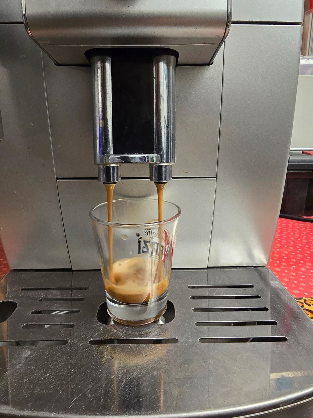 De'Longhi Macchine per caffè & Macchine per espresso: De Longhi ECAM 23.120.B Vollautomat – Usato da Reinach (AG) venduto da Luxag 4