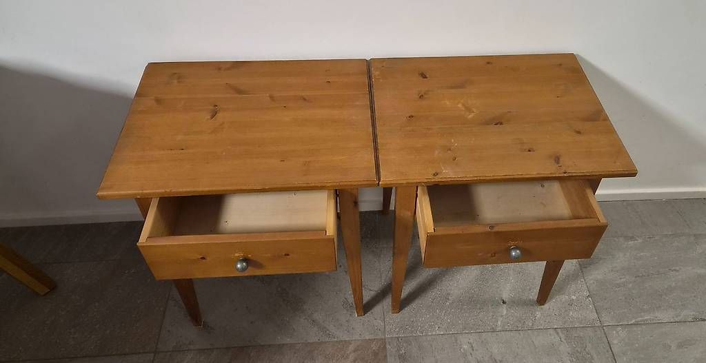 Tables de nuit: Table de nuit – D'occasion à Bouveret par lagartha 1