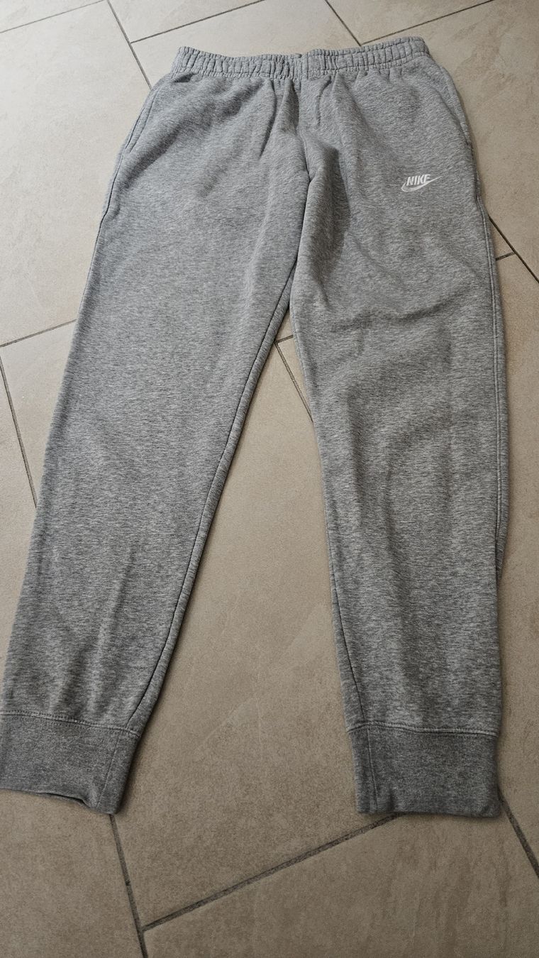 Nike Pantalons: Nike Trainerhose – D'occasion à Rikon im Tösstal par fragolina40