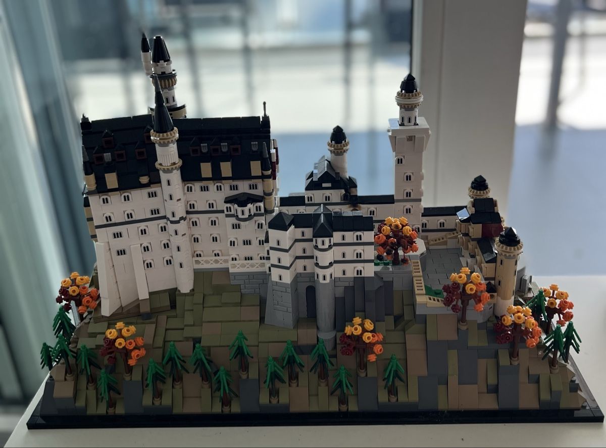 Lego Kit di costruzioni: Lego Schloss Neuschwanstein – Usato da Merlischachen venduto da maerlischacher 2