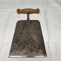 Versand möglich! Rustikales, antikes Käsemesser,