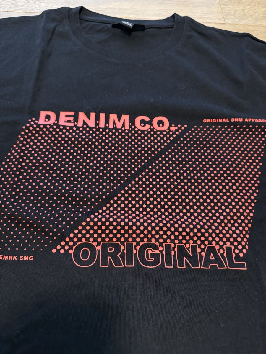 T-shirt: Schwarzes Denim T-Shirt Gr. L – Usato da Altdorf UR venduto da Lilelo82 1