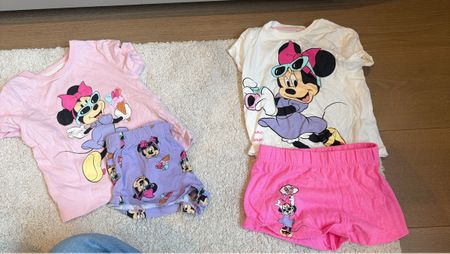 2 Sets Minnie Mouse  Gr. 2-3 Jahre 