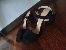 Riemensandalen mit mittlerer Absatzhöhe