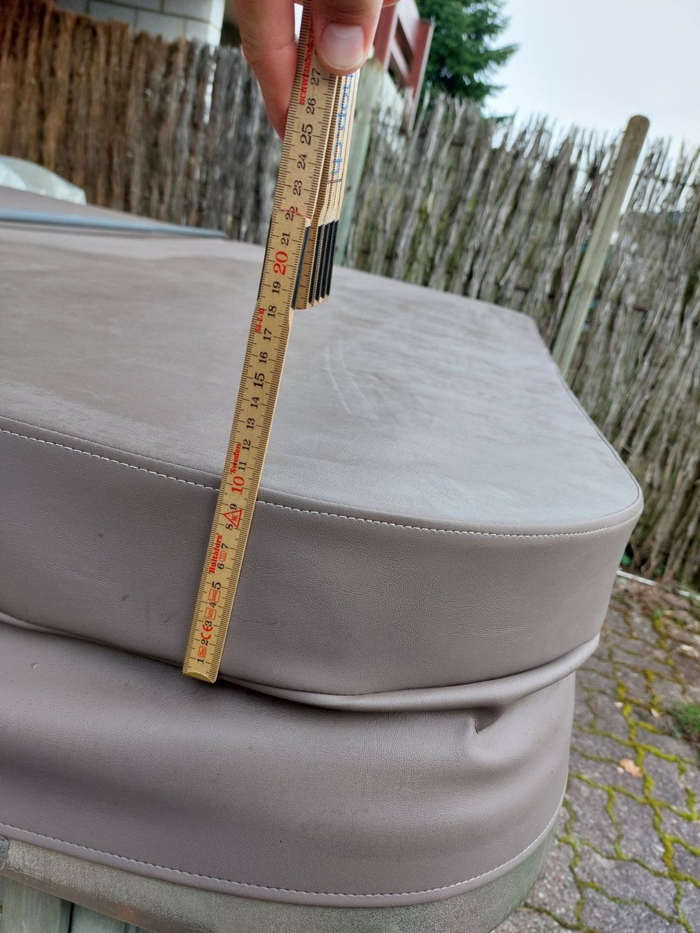 Whirlpool: Whirlpool Abdeckung – Neu (gemäss Beschreibung) aus Thun von  2