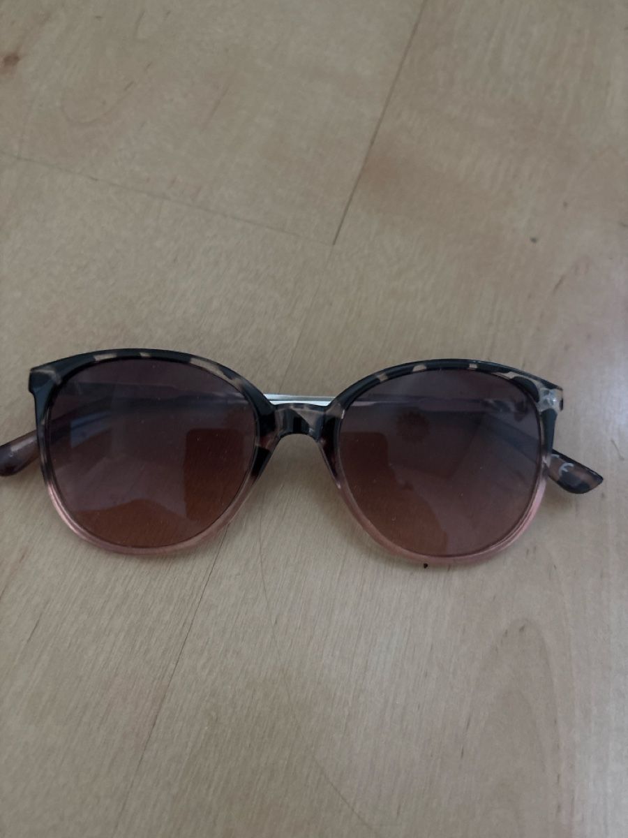 Brillen & Gläser: Sonnenbrille – Gebraucht aus Ostermundigen von z_l