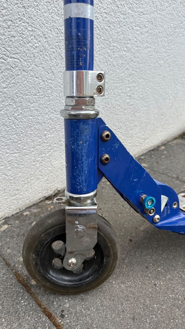 Micro Kickboard: Micro Trottinett blau – Usato da Staufen venduto da BaKoAP 4