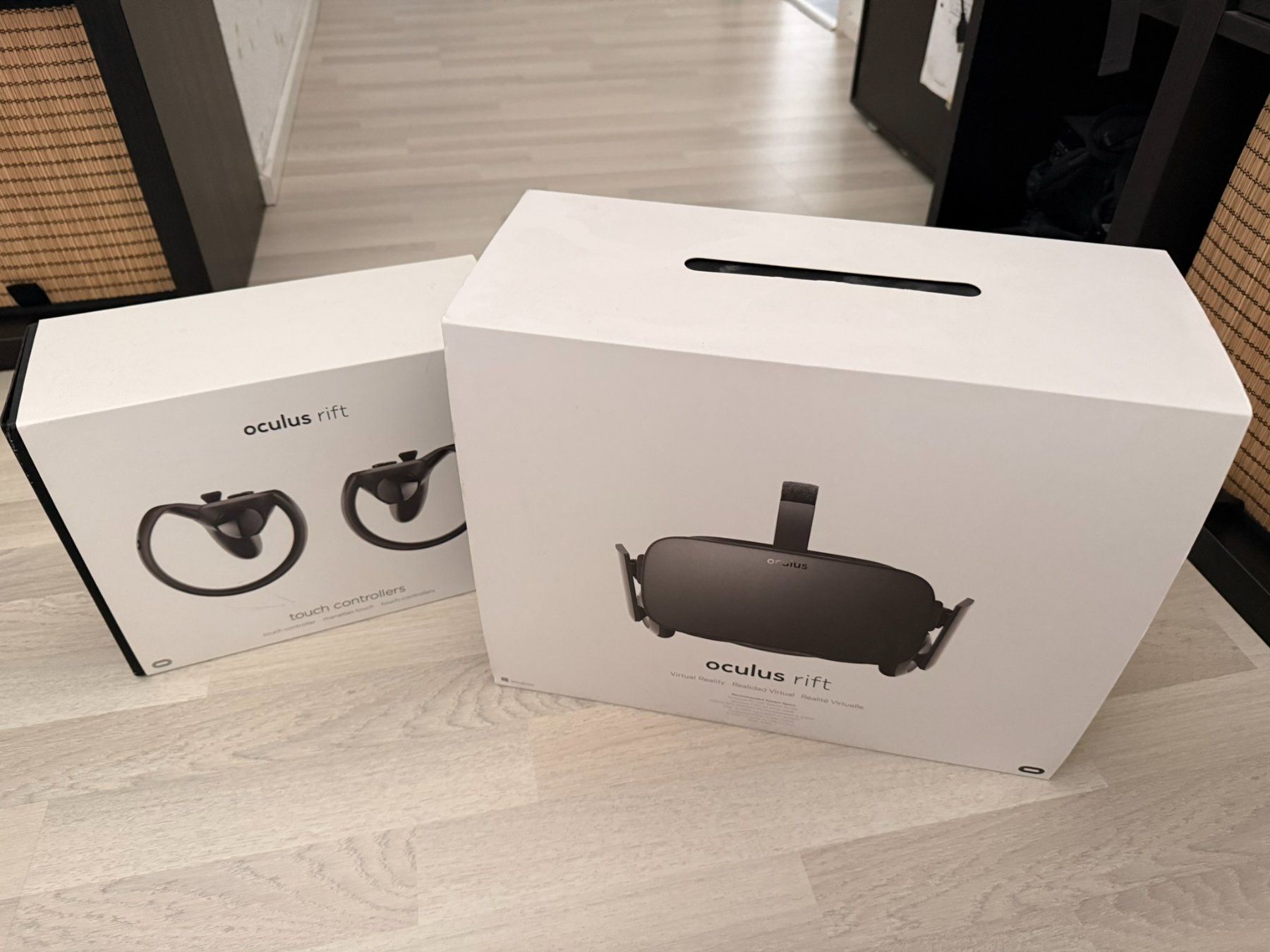 Meta VR Brille: Oculus Rift CV1 VR-Set komplett in OVP + Touch-Controller – Gebraucht aus Lufingen von az1d 2