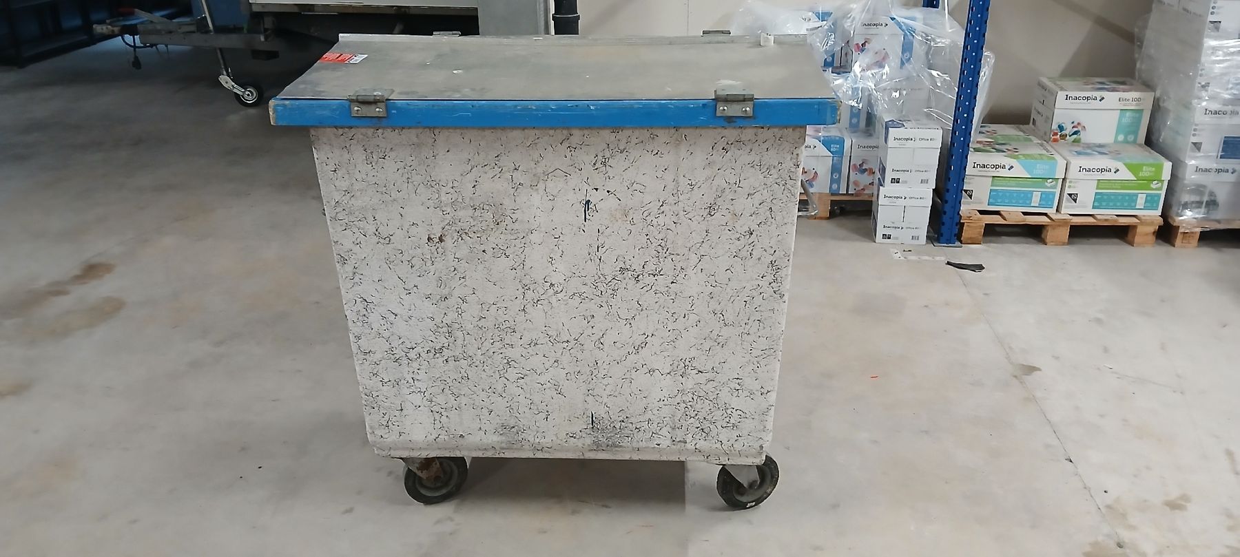 Eléments de bureau: Abfallcontainer – D'occasion à Boswil par S.Bieri12