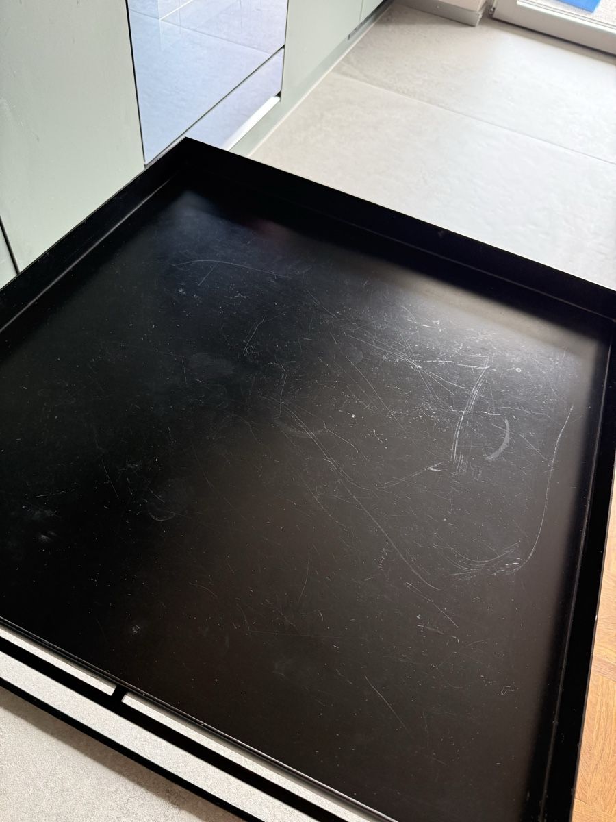 Tavoli: Original HAY Tray Table black - 60 x 60cm – Usato da Zürich venduto da Celineoberle 1