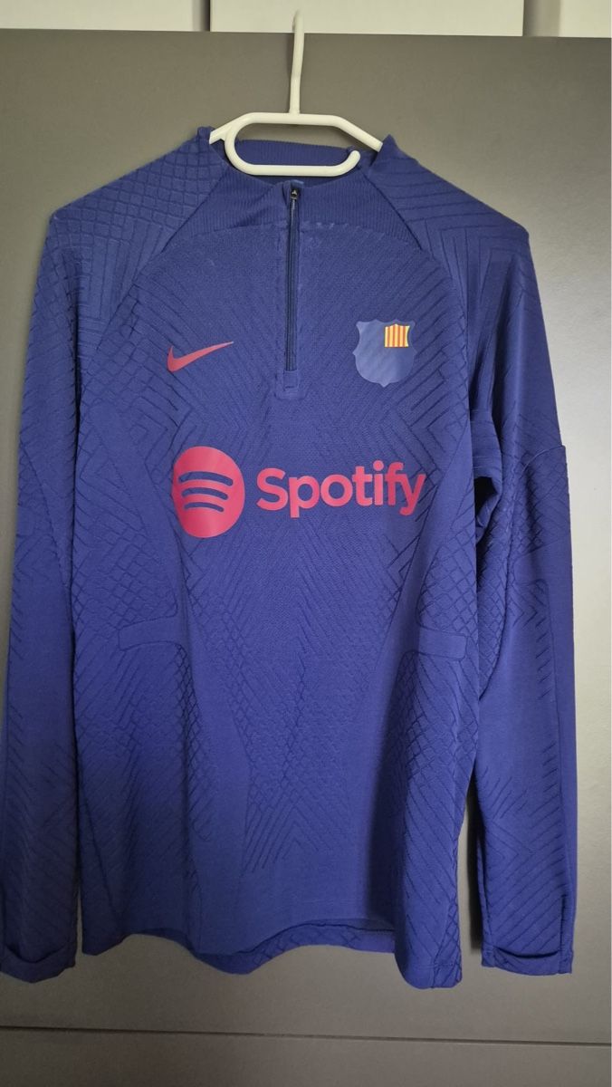 FC Barcelona Canottiere & Pantaloni: Trainigshirt FCBarcelona – Nuovo (secondo la descrizione) da Egliswil venduto da cx.cx