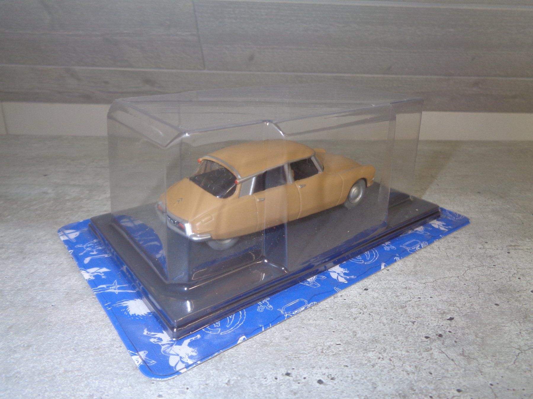 Citroën Modellini d'auto: Hachette 1:43 Blake et Mortimer Citroën DS – Nuovo e nell'imballaggio originale da Reconvilier venduto da rallycar 4