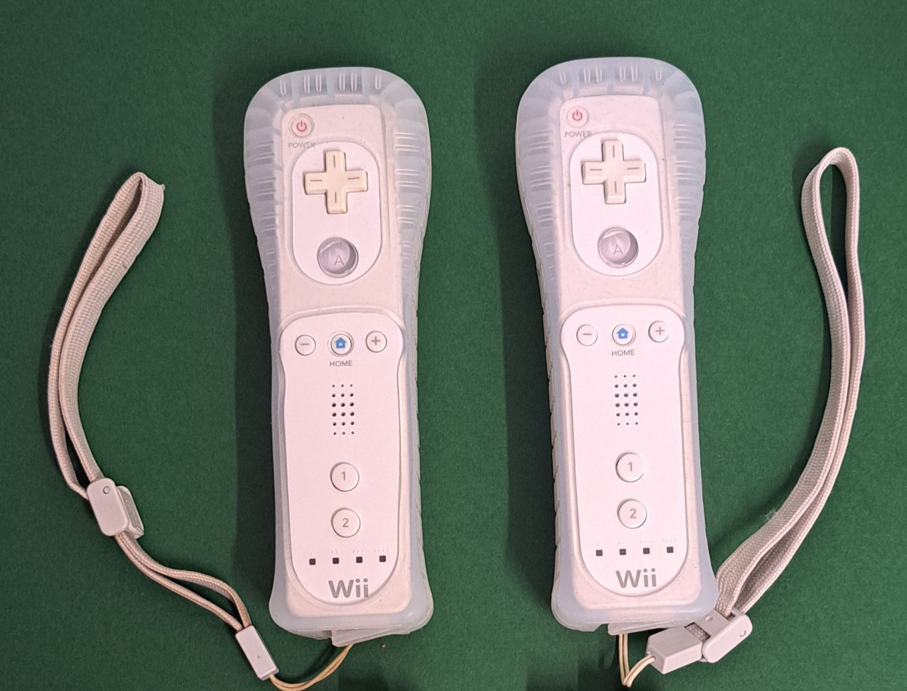 Nintendo Controller: Nintendo wii Controller 2x – Usato da Biel/Bienne venduto da Sasha4u 3