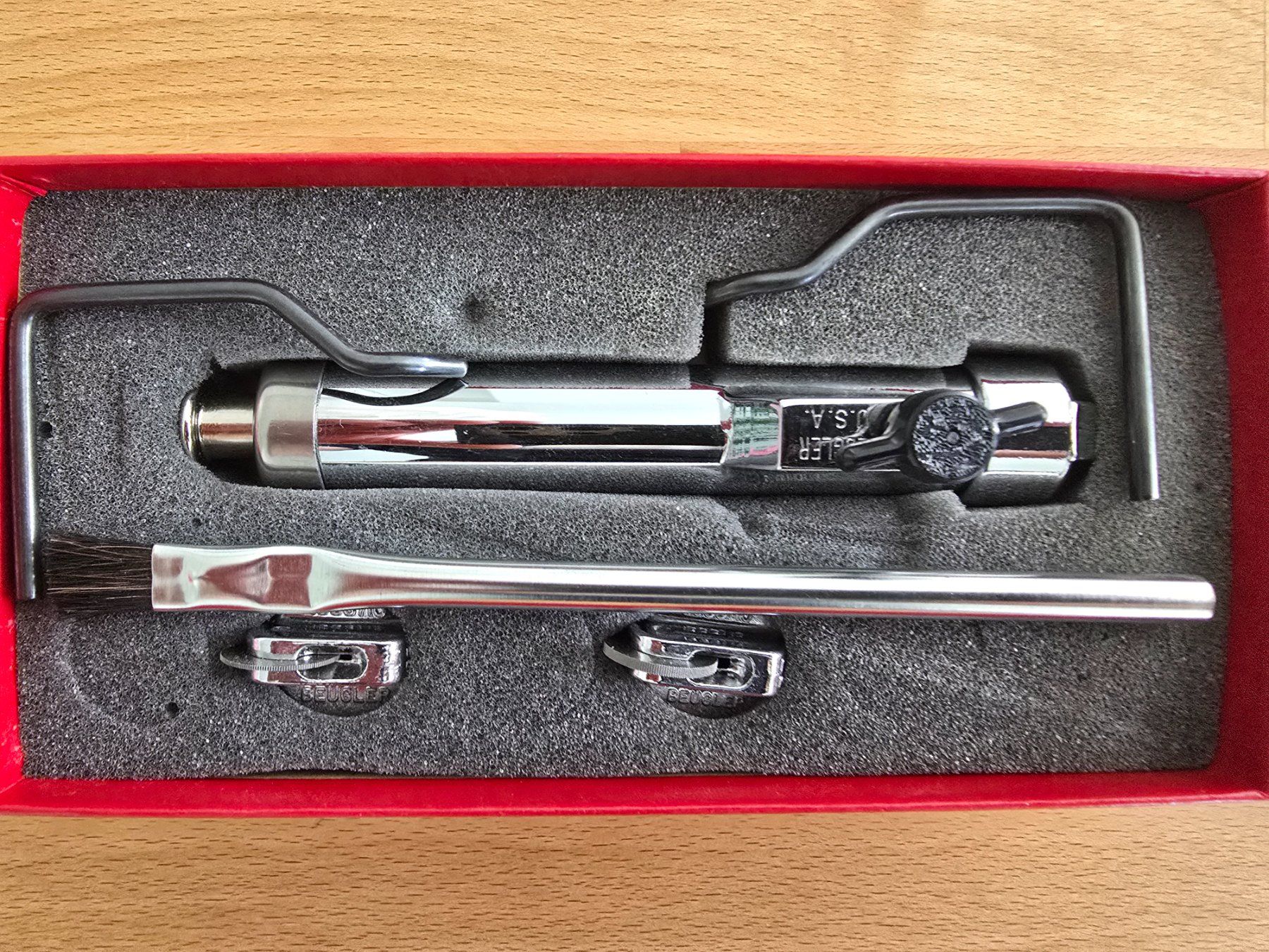 Tutti gli attrezzi: Beugler Pinstriping Tool plus 10 Kopf-Set, Neuwertig! – Nuovo (secondo la descrizione) da Gutenswil venduto da Riello01 1