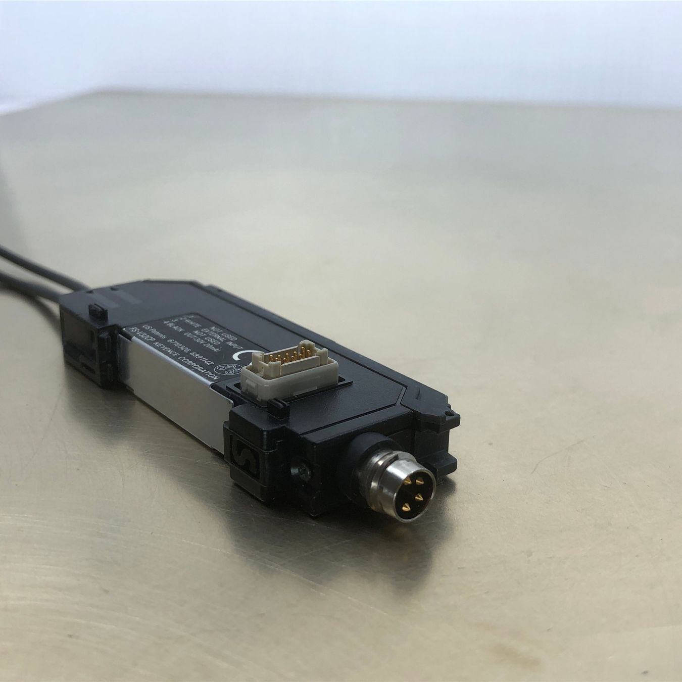 Componenti elettronici: Lichtleiter KEYENCE FS-V32CP & Keyence FU-11 – Usato da Laufenburg venduto da Sirluger 4