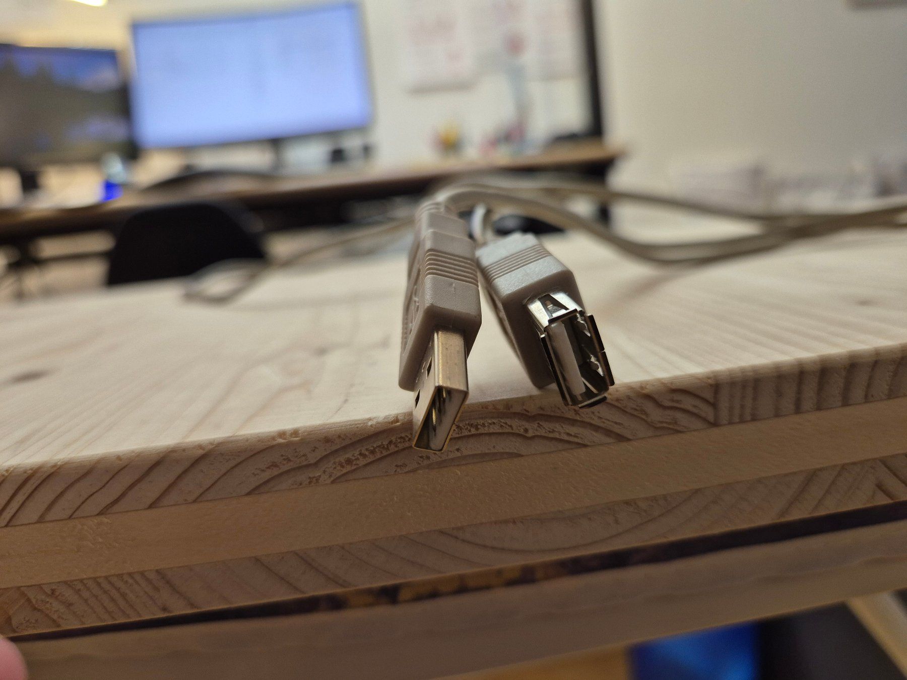 Kabel: USB- Verlängerungskabel – Gebraucht aus Domat Ems von dan_5mvr 1