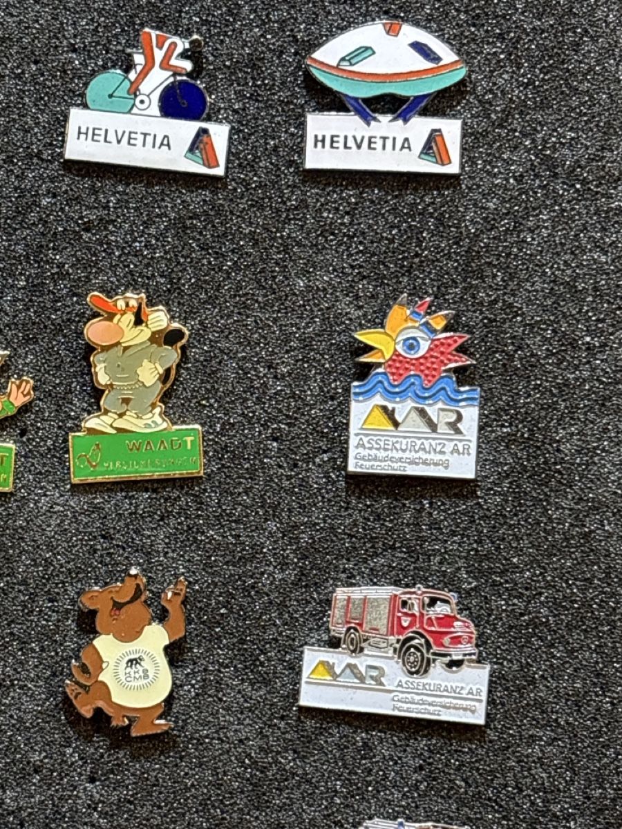 Placchette & Badge: Versicherungen Pins verschiedene Gesellschaften – Usato da Matzingen venduto da Old-Shop 4