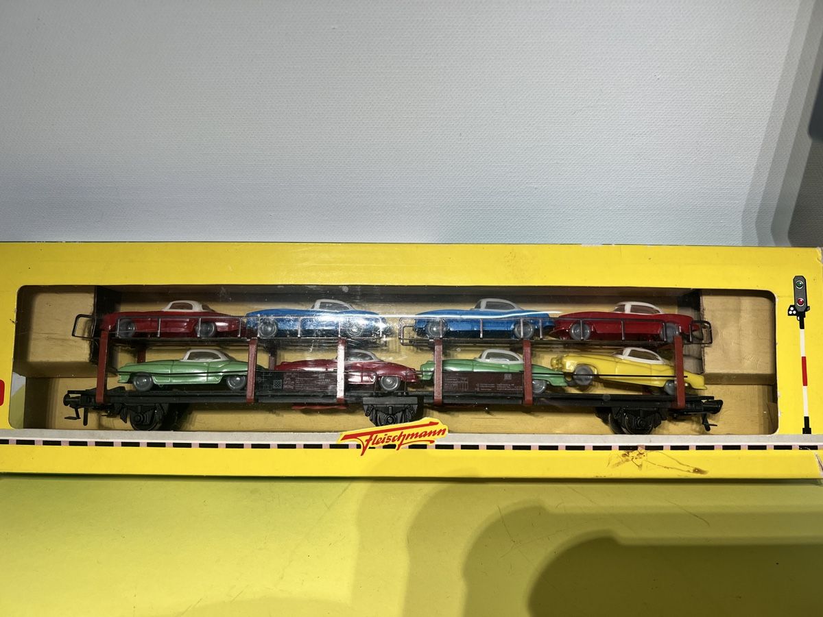 Fleischmann Modellini di ferrovie: Fleischmann Autotransporter HO Gleichstrom  – Usato da Weinfelden venduto da Kammerflimmern