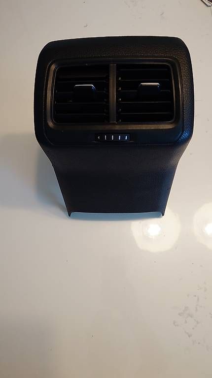 Tutti pezzi di ricambio auto: Luftausströmer-Element VW Golf 7 Variant  – Usato da Effretikon venduto da mirsad.z 4