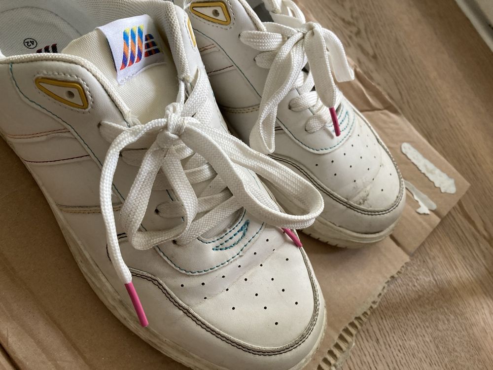 Herrenschuhe: Ab 4.- ALDI schuhe Unisex weiss Grösse 42/43 – Gebraucht aus Cureglia von VintageCoinCollect91 1
