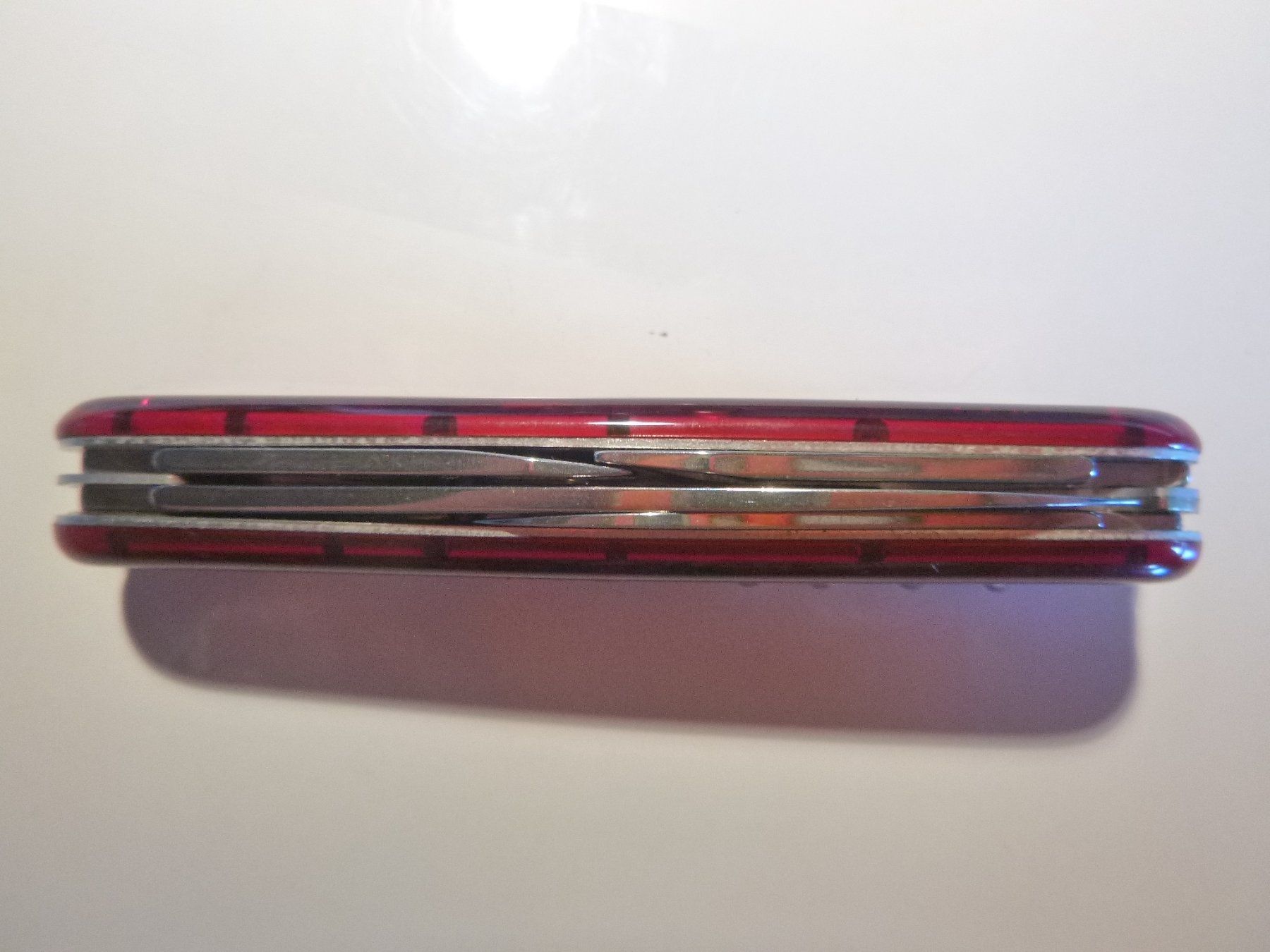 Victorinox Coltelli tascabile: Victorinox-Taschenmesser mit transparenten Griffschalen – Usato da Freudwil venduto da Traktor57 2