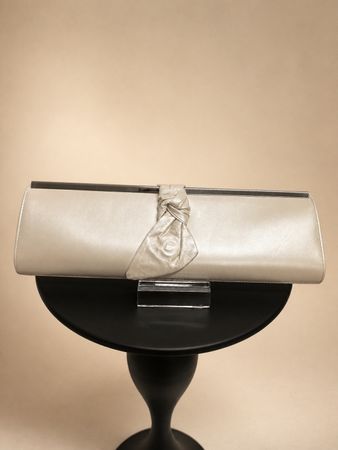 Nina Fiarucci elegante Clutch pearl creme Leder Brauttasche