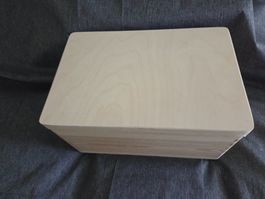 Schöne Holzkiste mit Deckel & Originalaufkleber