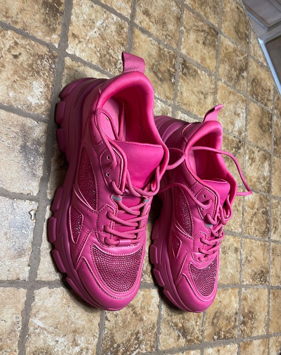 Scarpe da uomo: Pink sneakers-tg 40-chic e comfort per primavera – Usato da Gordevio venduto da LanaZimm 4
