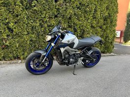 YAMAHA MT-09 - Naked