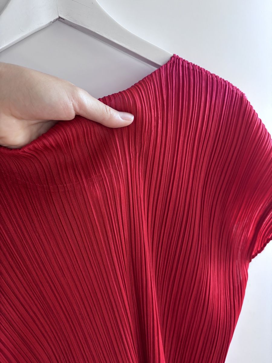 Issey Miyake Top: Haut a courte manche Issey Miyake  – Nuovo (secondo la descrizione) da Zürich venduto da Hanna-Hadorn 5