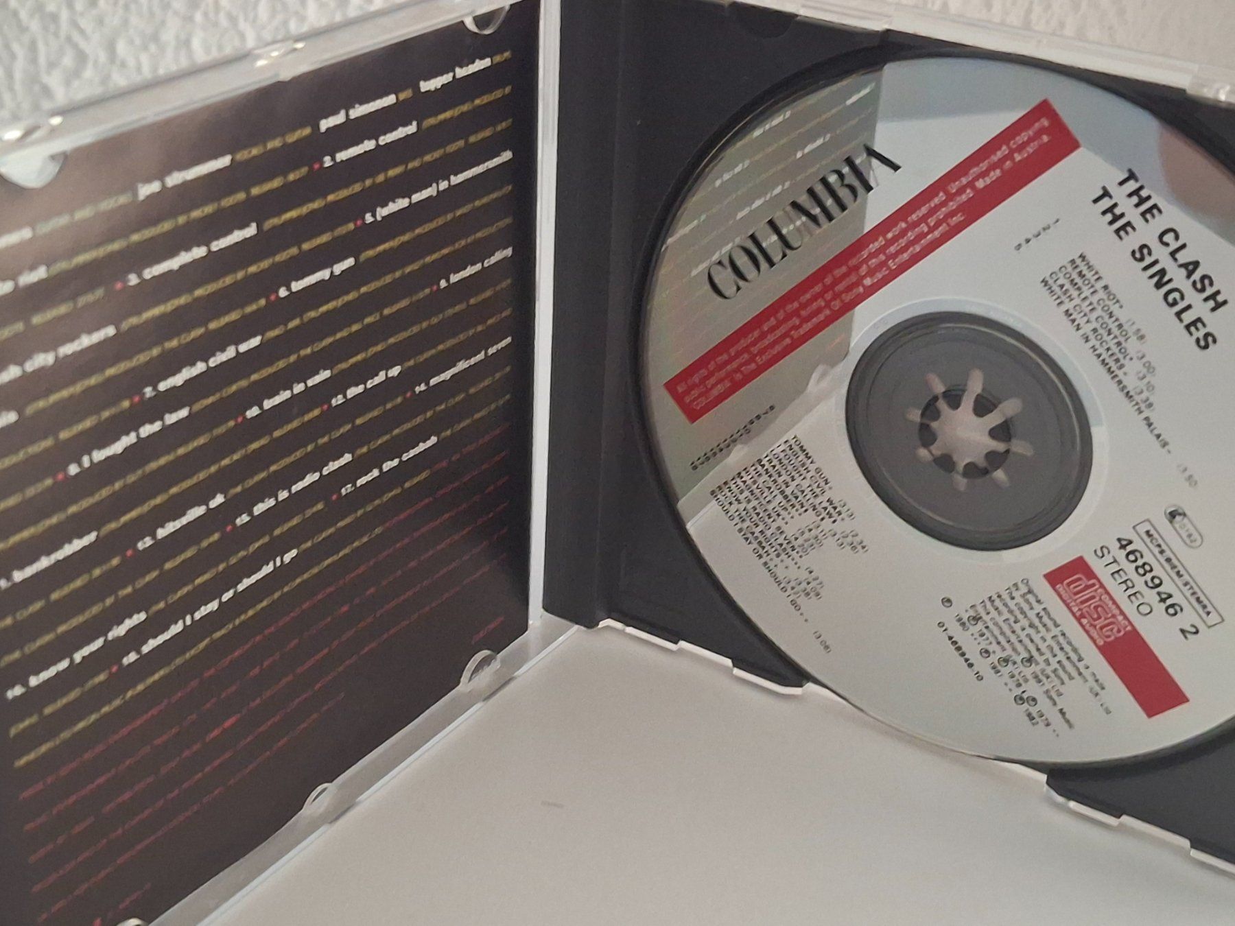 CDs: CD The Clash - The Singles – Gebraucht aus Aarberg von Jackup1 2
