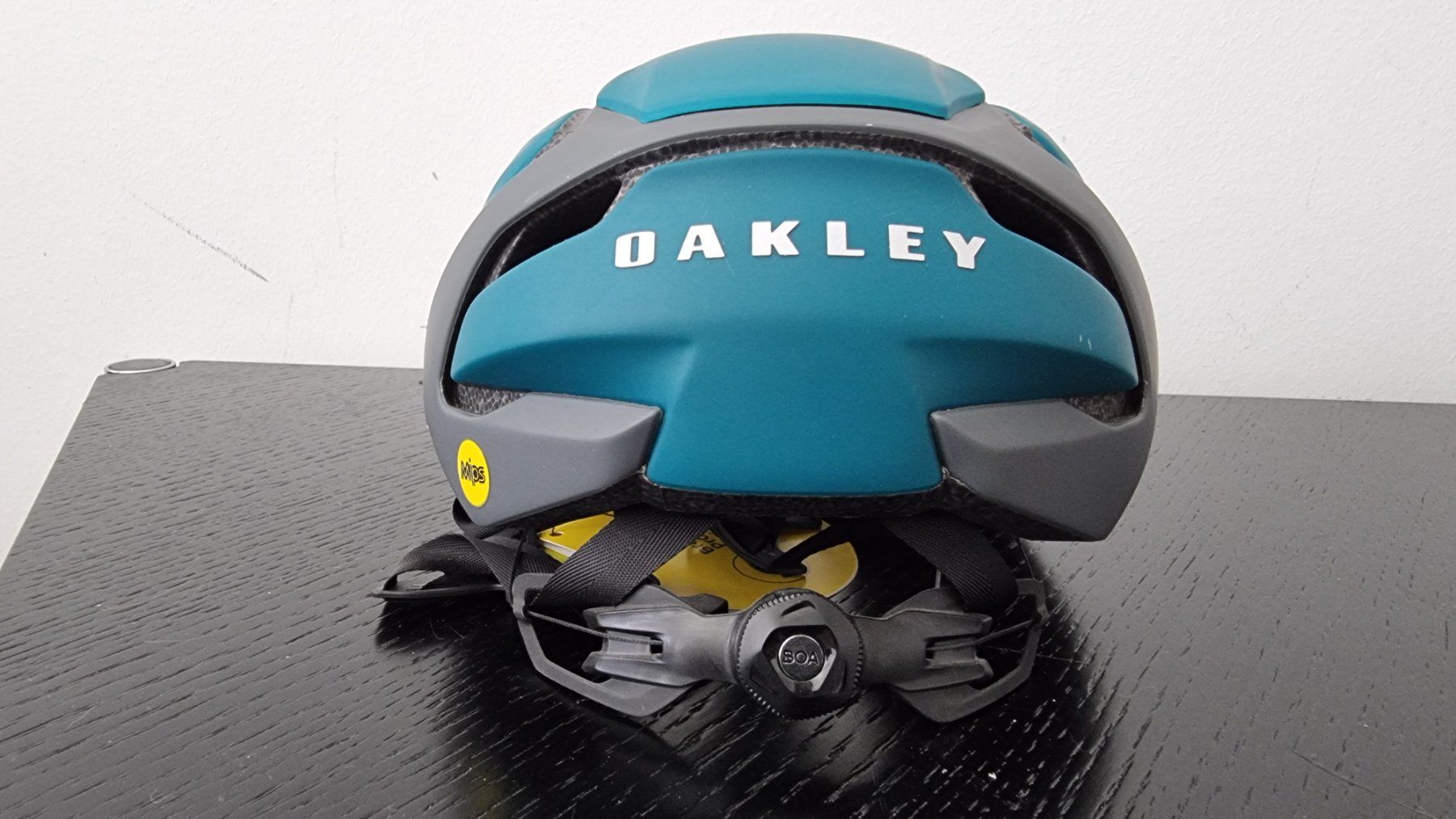 Oakley Caschi: Velohelm Oakley – Nuovo (secondo la descrizione) da Biel/Bienne venduto da river10 3